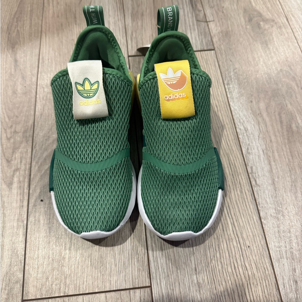 NWT Adidas NMD 360 kids Sneakers